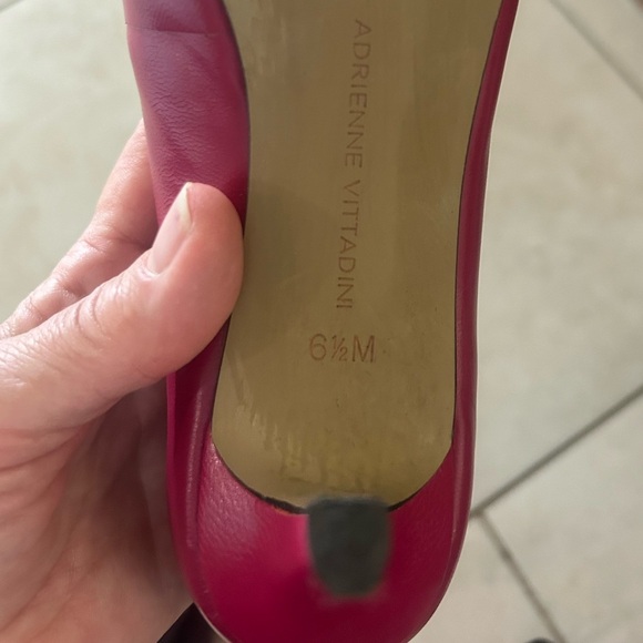 Adrienne Vittadina Fanie Pink Leather Kitten Heel Scalloped Pumps Career SZ 6.5 - Picture 13 of 13